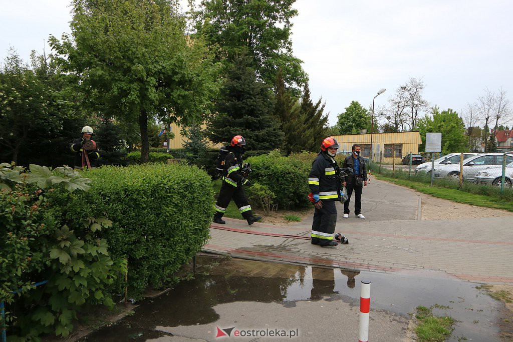 Pożar w bloku przy ulicy 11 Listopada [17.05.2020] - zdjęcie #4 - eOstroleka.pl