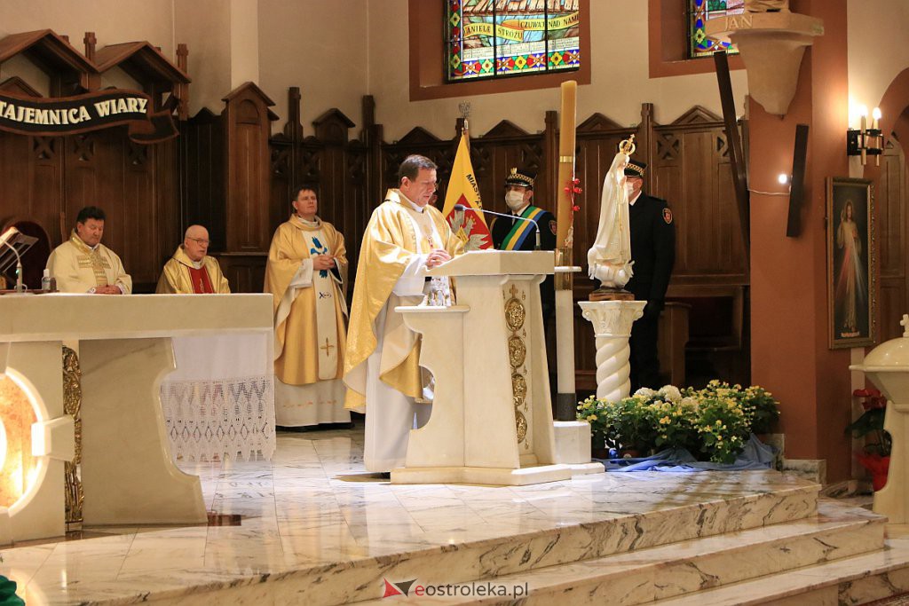 Uroczyste nabożeństwo w 100. rocznicę urodzin św. Jana Pawła II [18.05.2020] - zdjęcie #2 - eOstroleka.pl