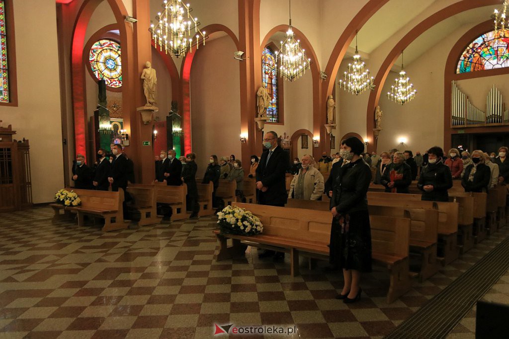 Uroczyste nabożeństwo w 100. rocznicę urodzin św. Jana Pawła II [18.05.2020] - zdjęcie #4 - eOstroleka.pl