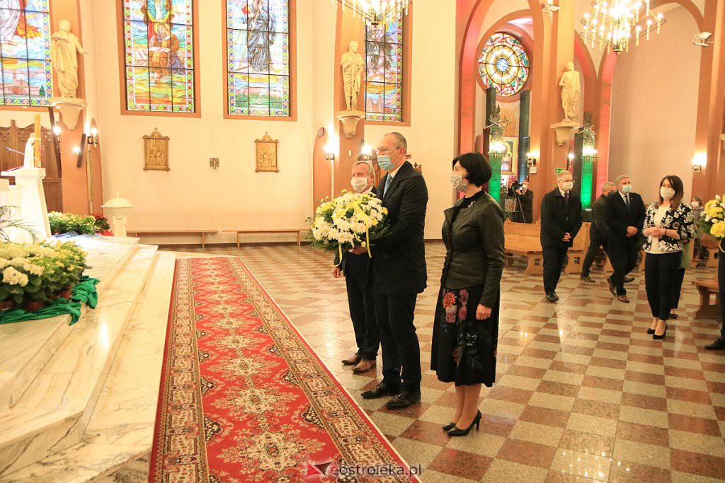 Uroczyste nabożeństwo w 100. rocznicę urodzin św. Jana Pawła II [18.05.2020] - zdjęcie #26 - eOstroleka.pl