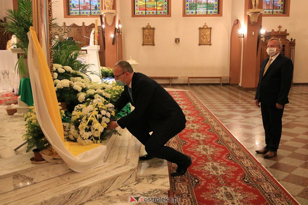 Uroczyste nabożeństwo w 100. rocznicę urodzin św. Jana Pawła II [18.05.2020] - zdjęcie #27 - eOstroleka.pl