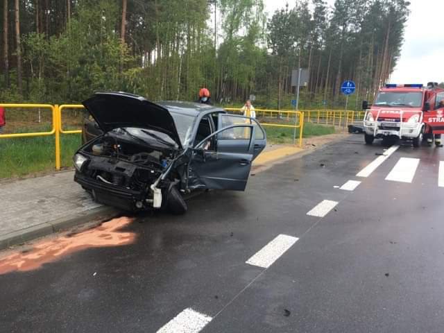 Wypadek w pobliżu Kobylina. Poszkodowana jedna osoba [19.05.2020] - zdjęcie #3 - eOstroleka.pl