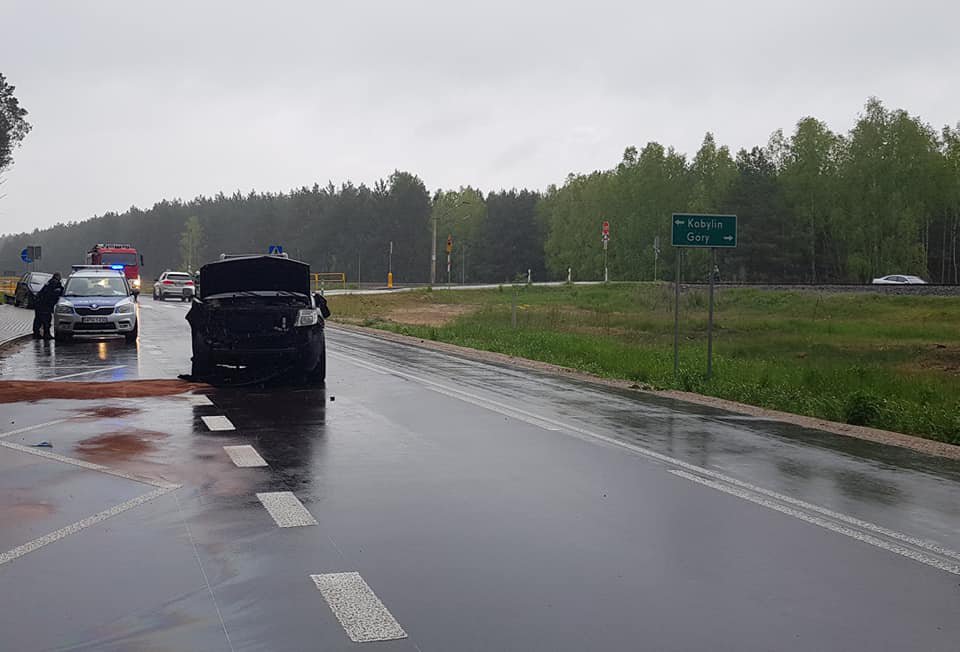 Wypadek w pobliżu Kobylina. Poszkodowana jedna osoba [19.05.2020] - zdjęcie #8 - eOstroleka.pl