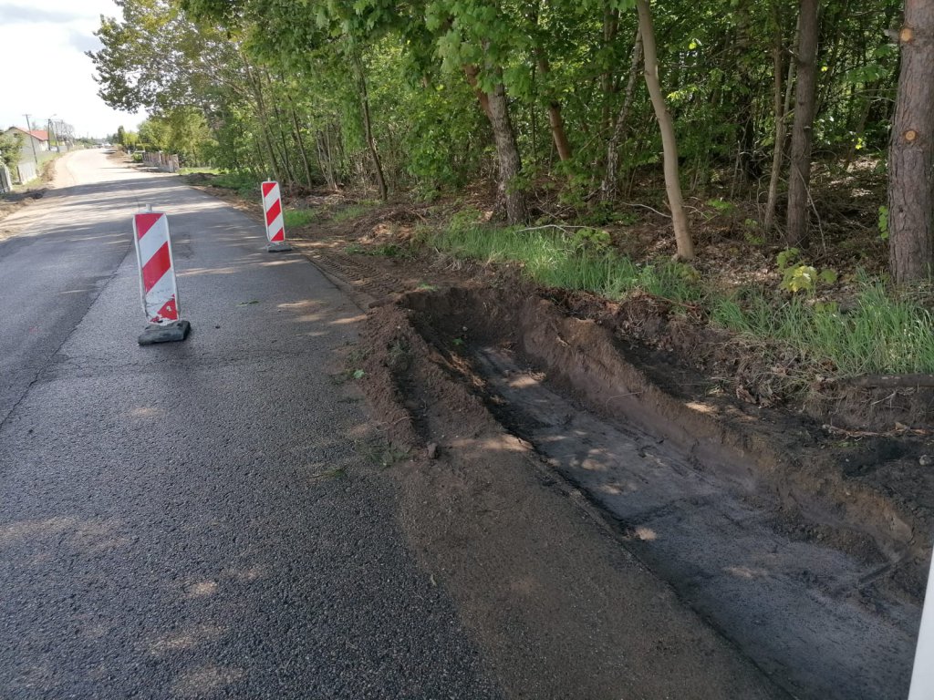 Niewybuch przy budowie drogi w pobliżu Zakładu Karnego w Przytułach Starych [25.05.2020] - zdjęcie #3 - eOstroleka.pl