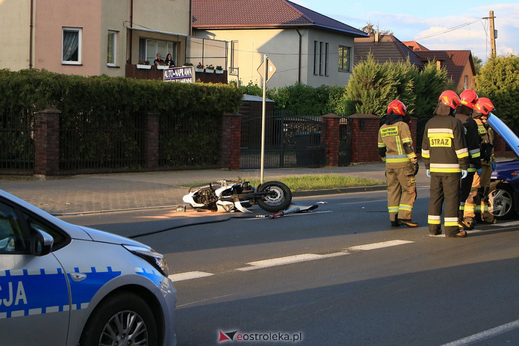 Poważny wypadek na 11 Listopada. Ciężko ranny motocyklista trafił do szpitala [26.05.2020] - zdjęcie #3 - eOstroleka.pl