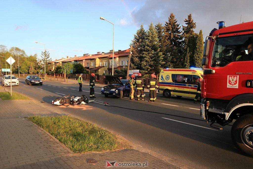 Poważny wypadek na 11 Listopada. Ciężko ranny motocyklista trafił do szpitala [26.05.2020] - zdjęcie #10 - eOstroleka.pl