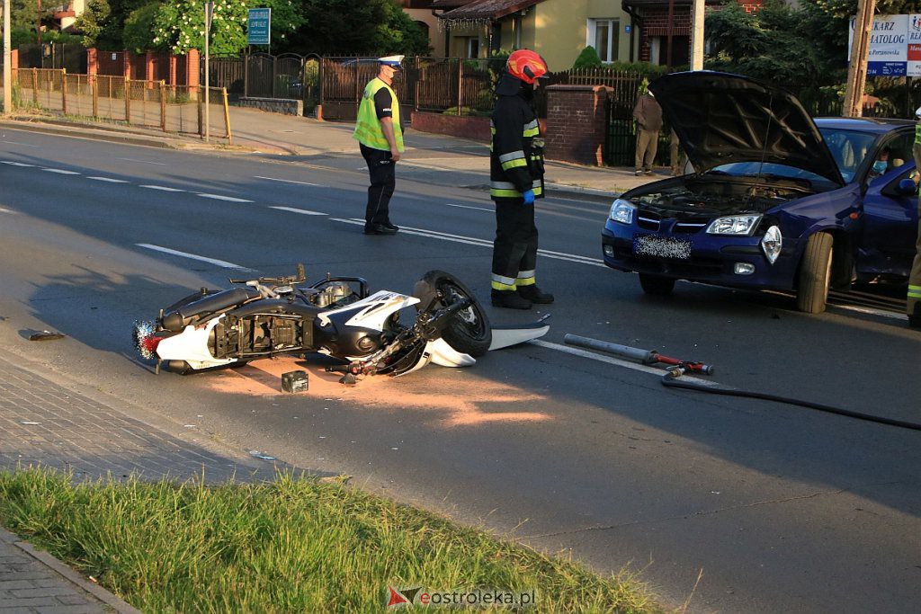 Poważny wypadek na 11 Listopada. Ciężko ranny motocyklista trafił do szpitala [26.05.2020] - zdjęcie #12 - eOstroleka.pl