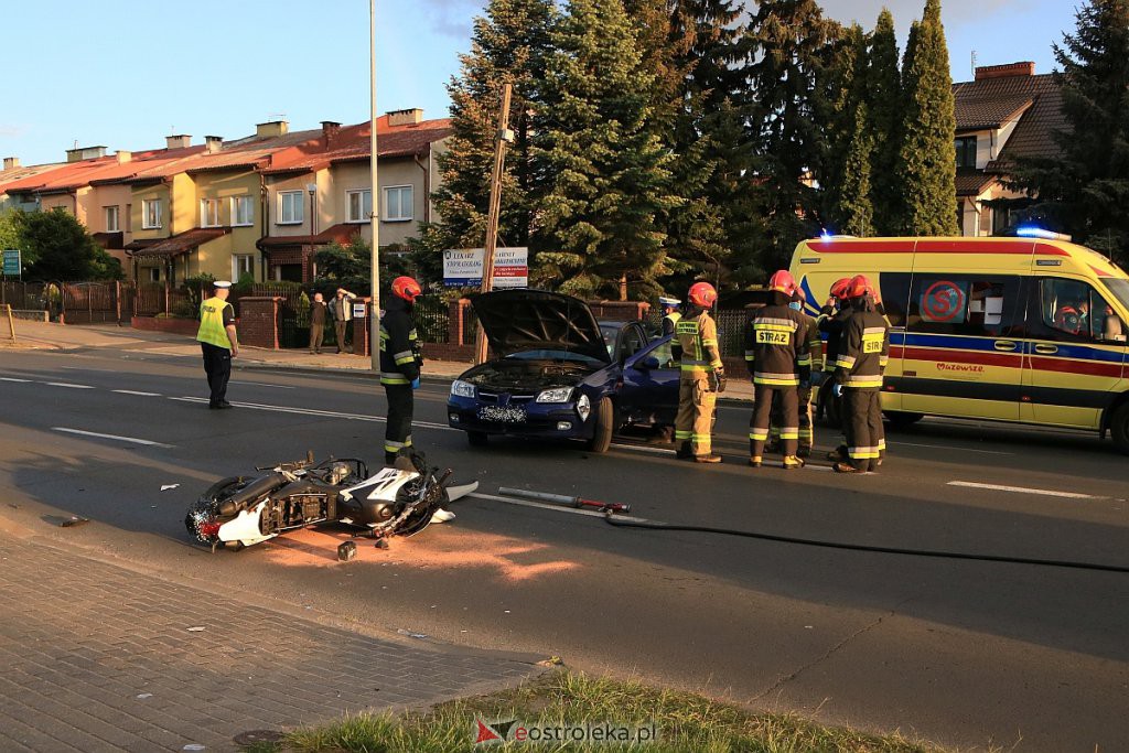 Poważny wypadek na 11 Listopada. Ciężko ranny motocyklista trafił do szpitala [26.05.2020] - zdjęcie #16 - eOstroleka.pl