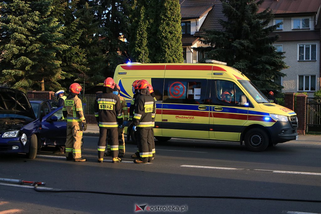 Poważny wypadek na 11 Listopada. Ciężko ranny motocyklista trafił do szpitala [26.05.2020] - zdjęcie #18 - eOstroleka.pl
