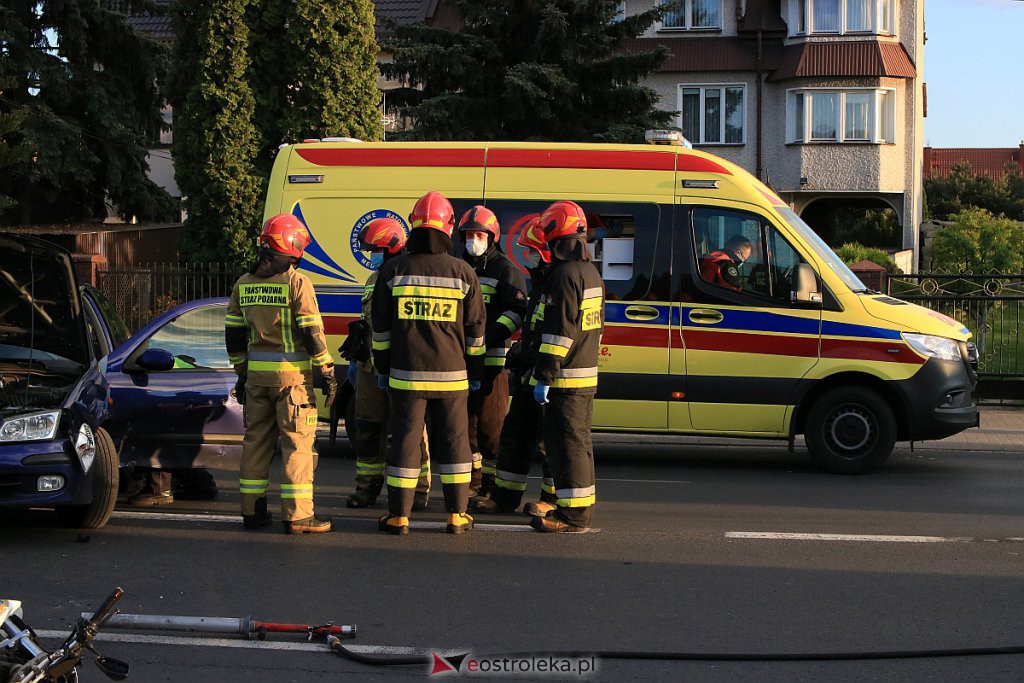 Poważny wypadek na 11 Listopada. Ciężko ranny motocyklista trafił do szpitala [26.05.2020] - zdjęcie #19 - eOstroleka.pl