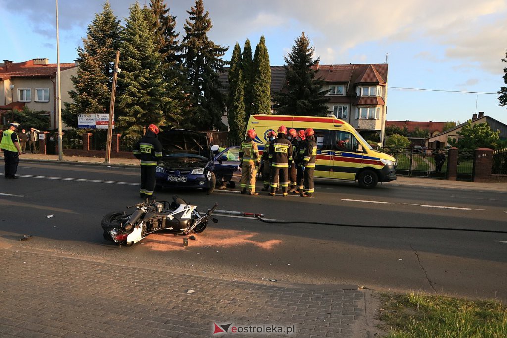 Poważny wypadek na 11 Listopada. Ciężko ranny motocyklista trafił do szpitala [26.05.2020] - zdjęcie #21 - eOstroleka.pl