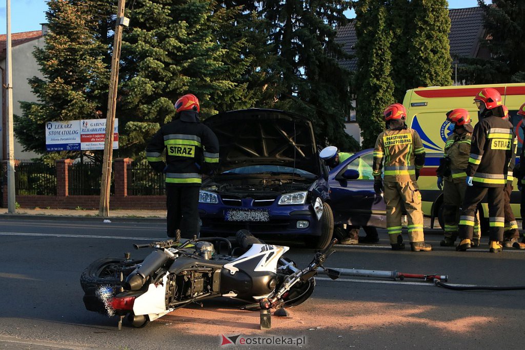 Poważny wypadek na 11 Listopada. Ciężko ranny motocyklista trafił do szpitala [26.05.2020] - zdjęcie #22 - eOstroleka.pl
