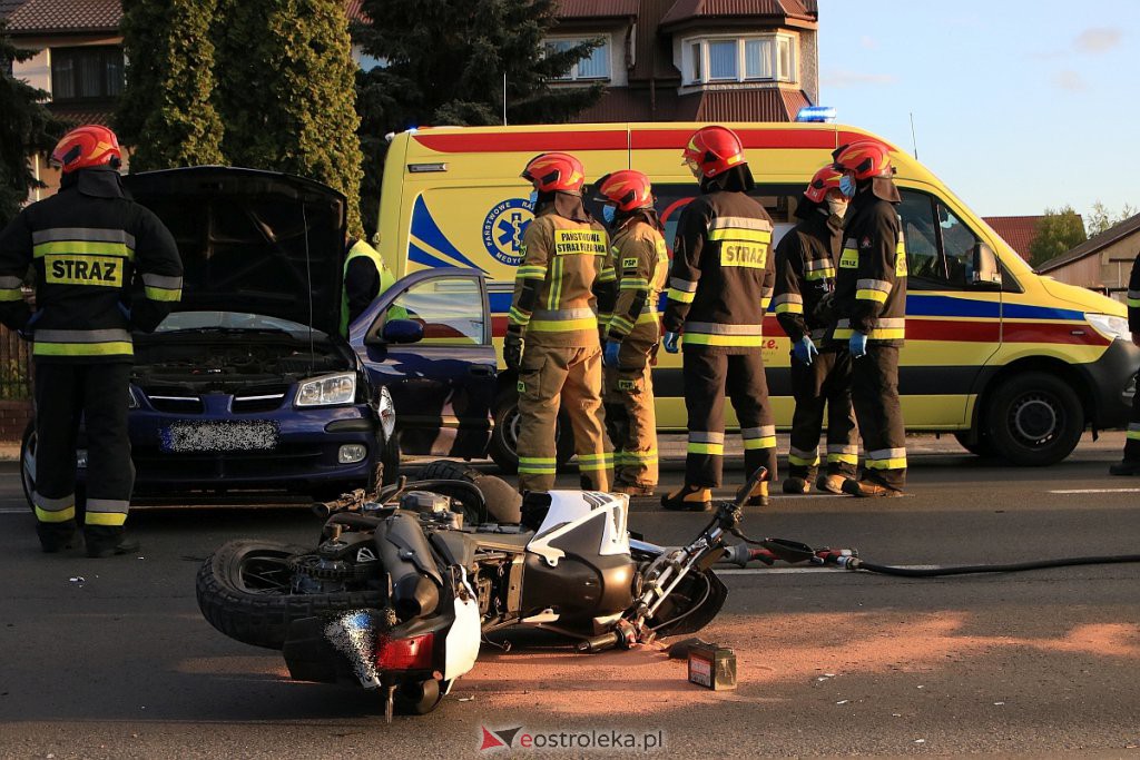 Poważny wypadek na 11 Listopada. Ciężko ranny motocyklista trafił do szpitala [26.05.2020] - zdjęcie #26 - eOstroleka.pl