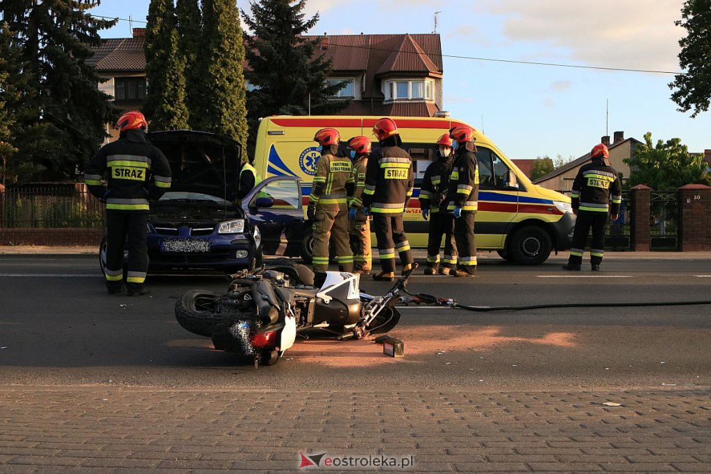 Poważny wypadek na 11 Listopada. Ciężko ranny motocyklista trafił do szpitala [26.05.2020] - zdjęcie #27 - eOstroleka.pl