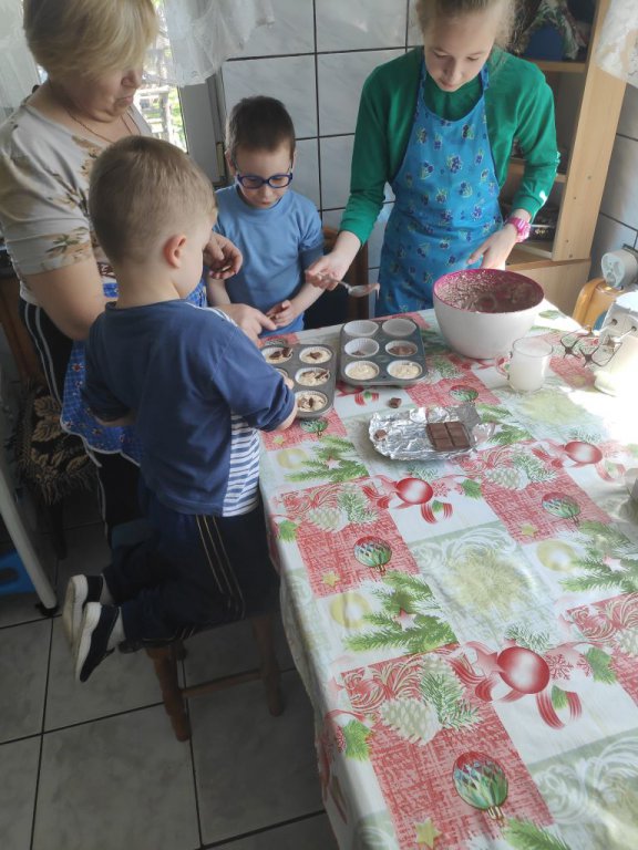 Rodziny zastępcze w powiecie ostrołęckim. To dom, opieka i rodzinne ciepło dla 76 dzieci [28.05.2020] - zdjęcie #4 - eOstroleka.pl