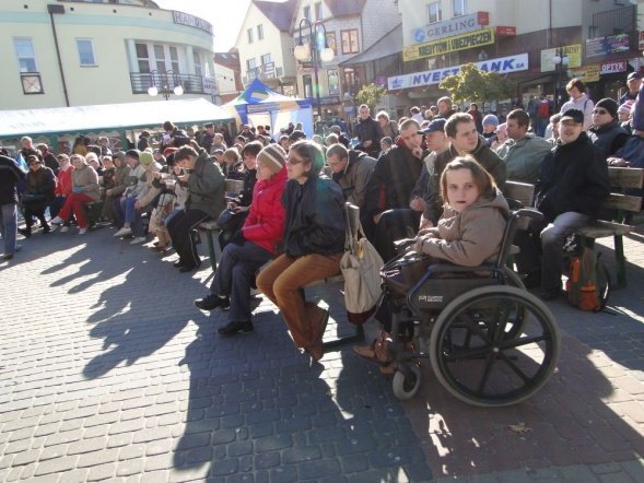 Dzień Walki z Ubóstwem (18.10.2010) - zdjęcie #47 - eOstroleka.pl