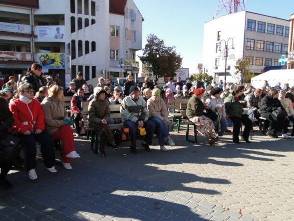 Dzień Walki z Ubóstwem (18.10.2010) - zdjęcie #46 - eOstroleka.pl