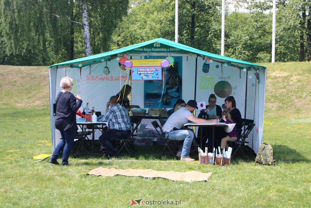 „Z małą walizką w wielki świat” – rodzinny piknik na Fortach Bema [06.06.2020] - zdjęcie #35 - eOstroleka.pl