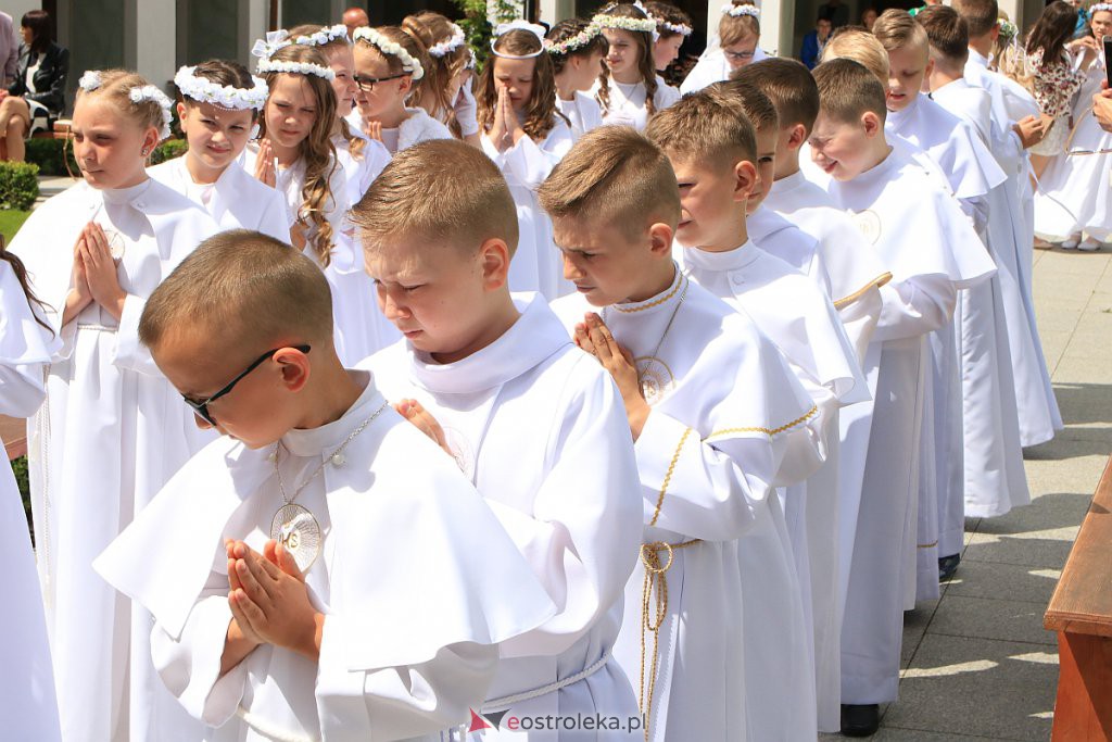 I Komunia św. w sanktuarium pw. św. Antoniego Padewskiego [06.06.2020] - zdjęcie #29 - eOstroleka.pl
