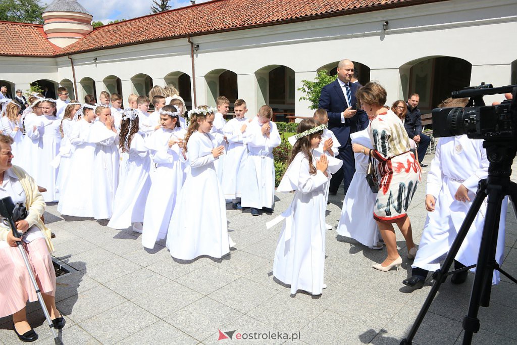 I Komunia św. w sanktuarium pw. św. Antoniego Padewskiego [06.06.2020] - zdjęcie #27 - eOstroleka.pl