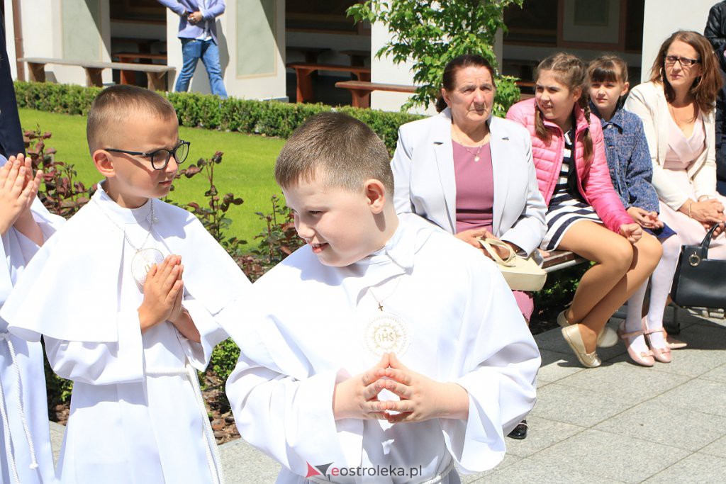 I Komunia św. w sanktuarium pw. św. Antoniego Padewskiego [06.06.2020] - zdjęcie #21 - eOstroleka.pl