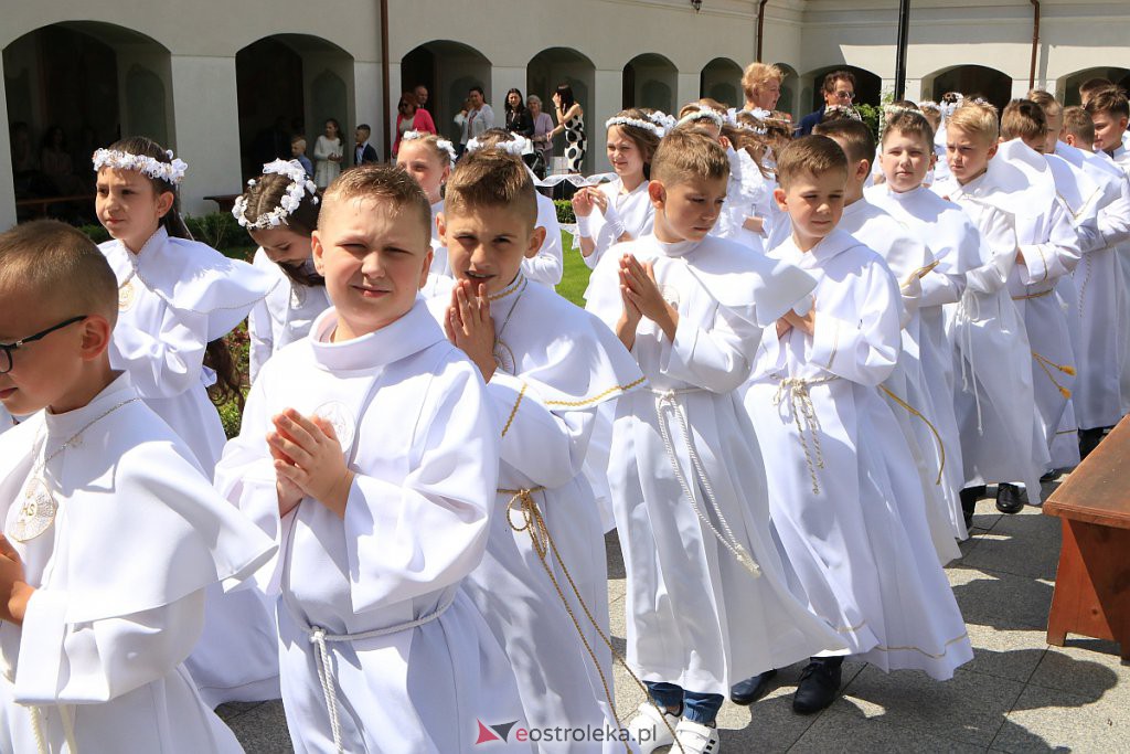I Komunia św. w sanktuarium pw. św. Antoniego Padewskiego [06.06.2020] - zdjęcie #58 - eOstroleka.pl