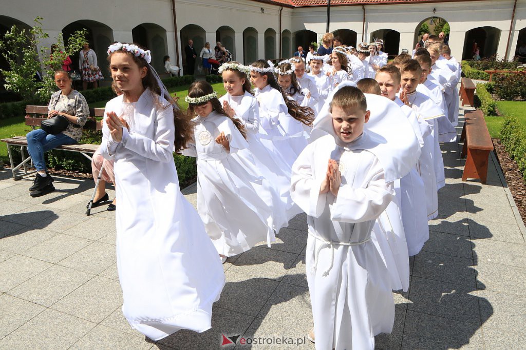 I Komunia św. w sanktuarium pw. św. Antoniego Padewskiego [06.06.2020] - zdjęcie #56 - eOstroleka.pl