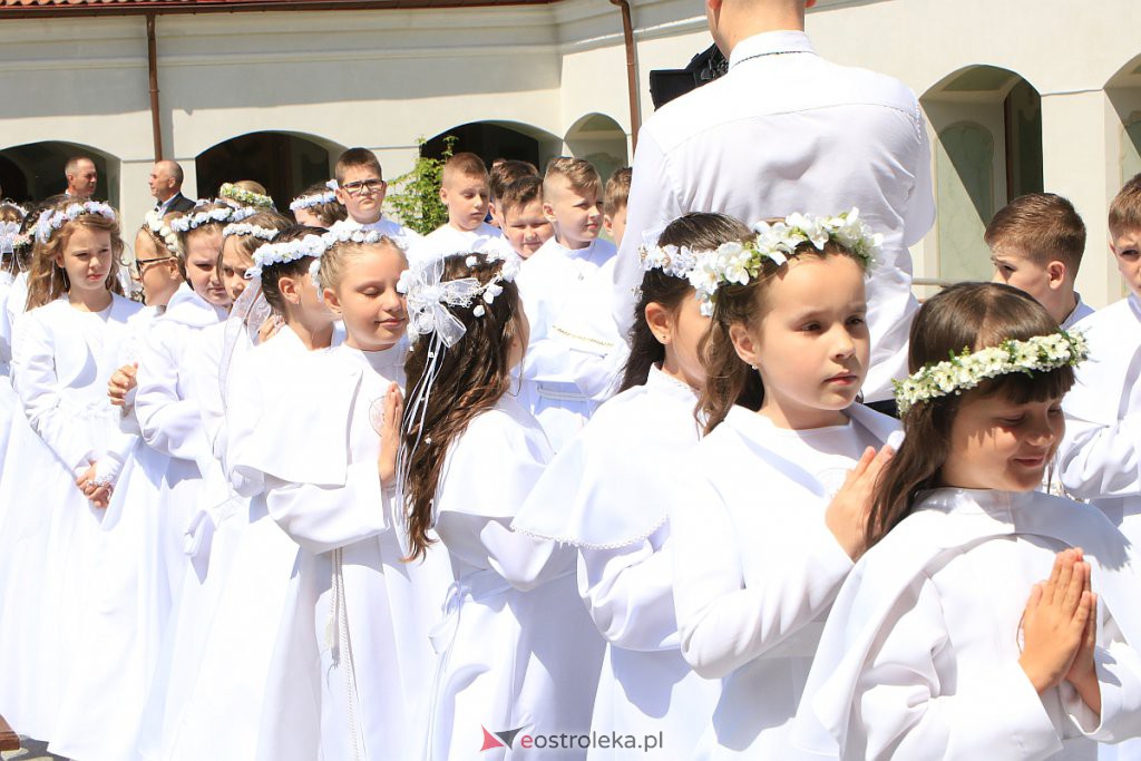 I Komunia św. w sanktuarium pw. św. Antoniego Padewskiego [06.06.2020] - zdjęcie #54 - eOstroleka.pl