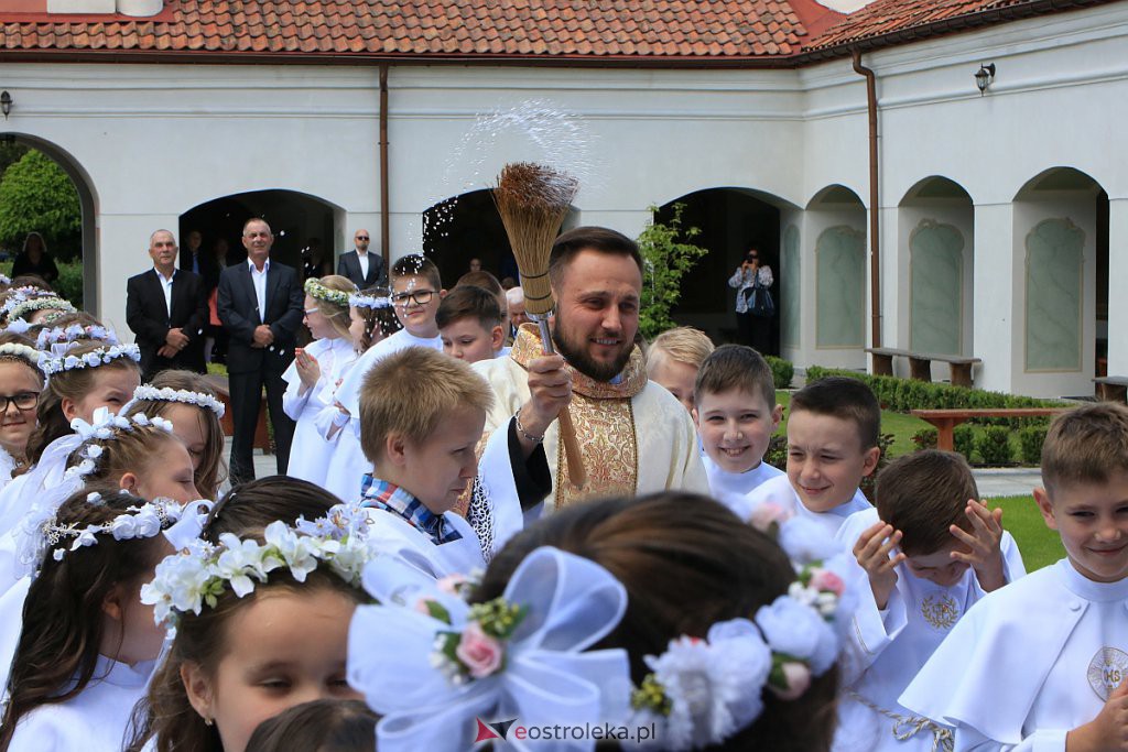 I Komunia św. w sanktuarium pw. św. Antoniego Padewskiego [06.06.2020] - zdjęcie #41 - eOstroleka.pl