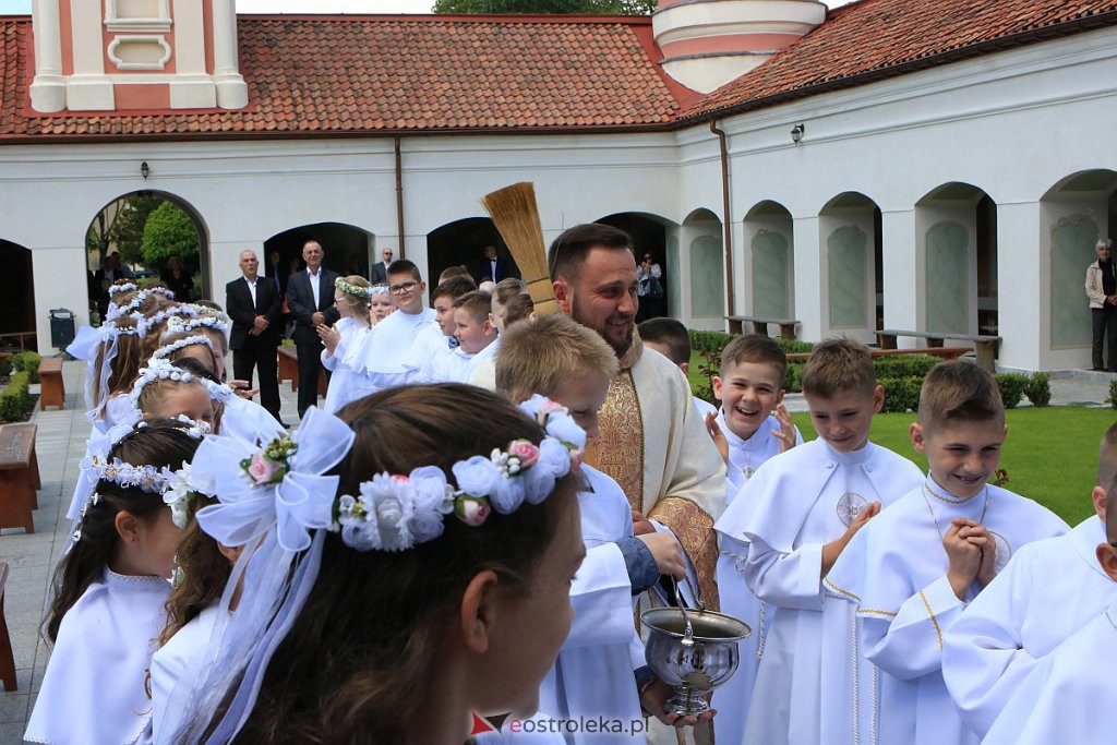 I Komunia św. w sanktuarium pw. św. Antoniego Padewskiego [06.06.2020] - zdjęcie #39 - eOstroleka.pl