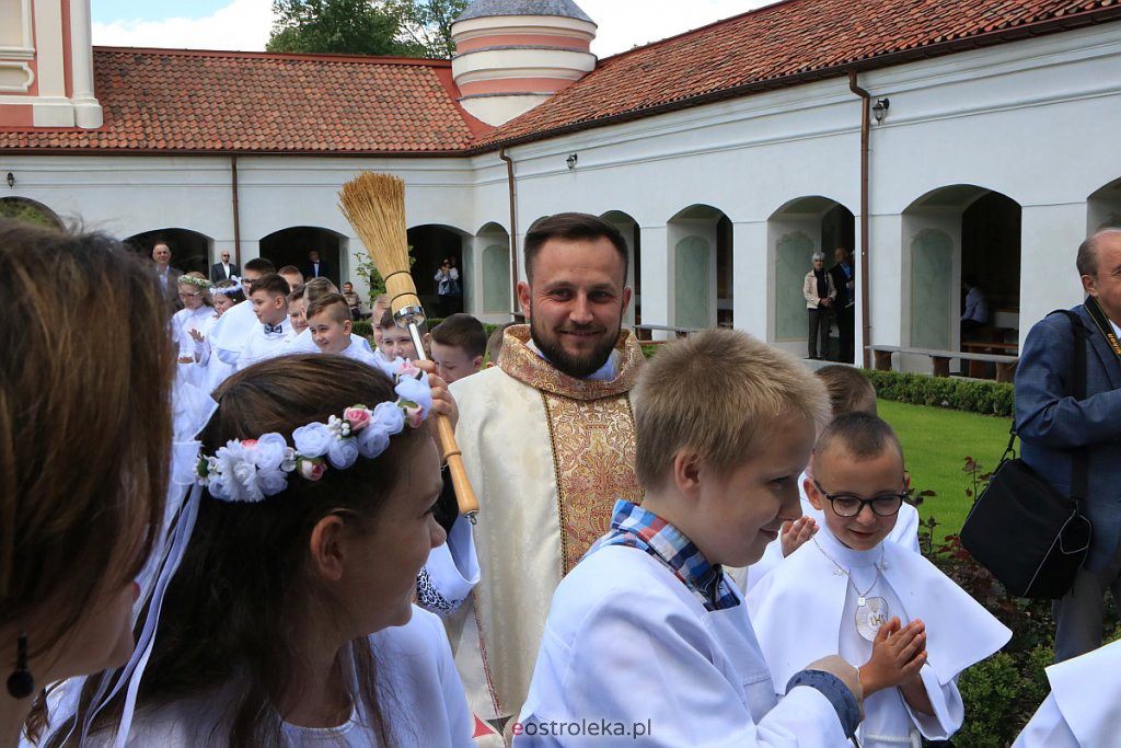 I Komunia św. w sanktuarium pw. św. Antoniego Padewskiego [06.06.2020] - zdjęcie #31 - eOstroleka.pl