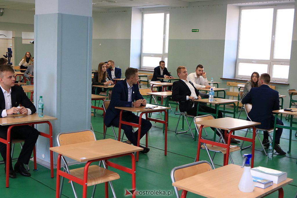 Matury 2020: Pierwszy dzień egzaminów i zmagania z językiem polskim [08.06.2020] - zdjęcie #3 - eOstroleka.pl