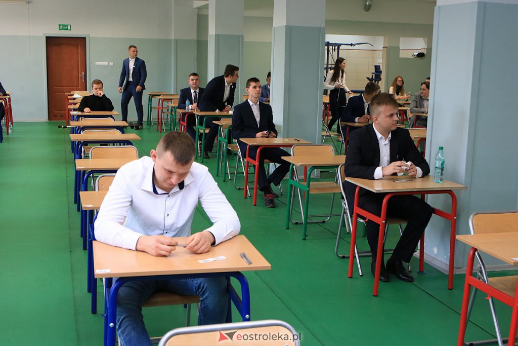 Matury 2020: Pierwszy dzień egzaminów i zmagania z językiem polskim [08.06.2020] - zdjęcie #4 - eOstroleka.pl