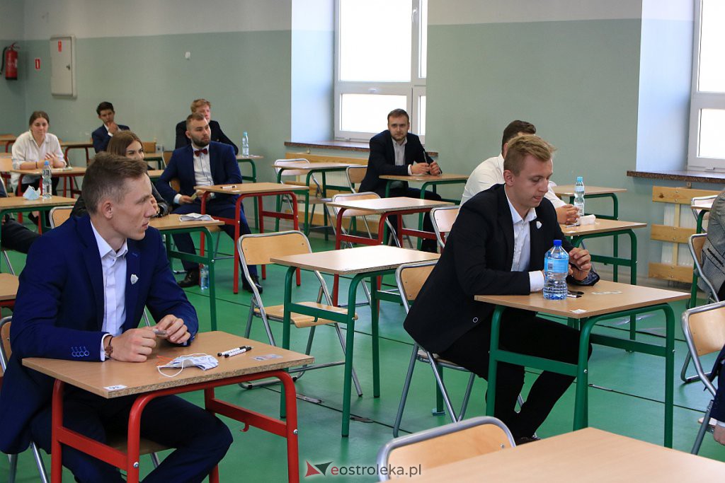 Matury 2020: Pierwszy dzień egzaminów i zmagania z językiem polskim [08.06.2020] - zdjęcie #8 - eOstroleka.pl