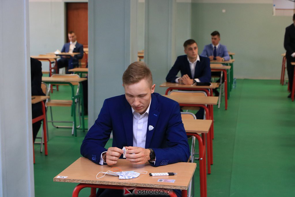 Matury 2020: Pierwszy dzień egzaminów i zmagania z językiem polskim [08.06.2020] - zdjęcie #11 - eOstroleka.pl