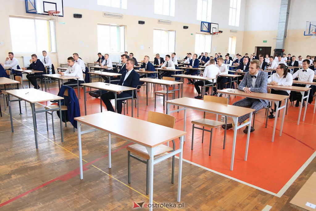 Matury 2020: Pierwszy dzień egzaminów i zmagania z językiem polskim [08.06.2020] - zdjęcie #22 - eOstroleka.pl