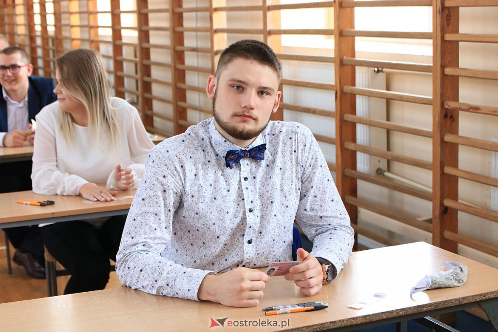 Matury 2020: Pierwszy dzień egzaminów i zmagania z językiem polskim [08.06.2020] - zdjęcie #28 - eOstroleka.pl