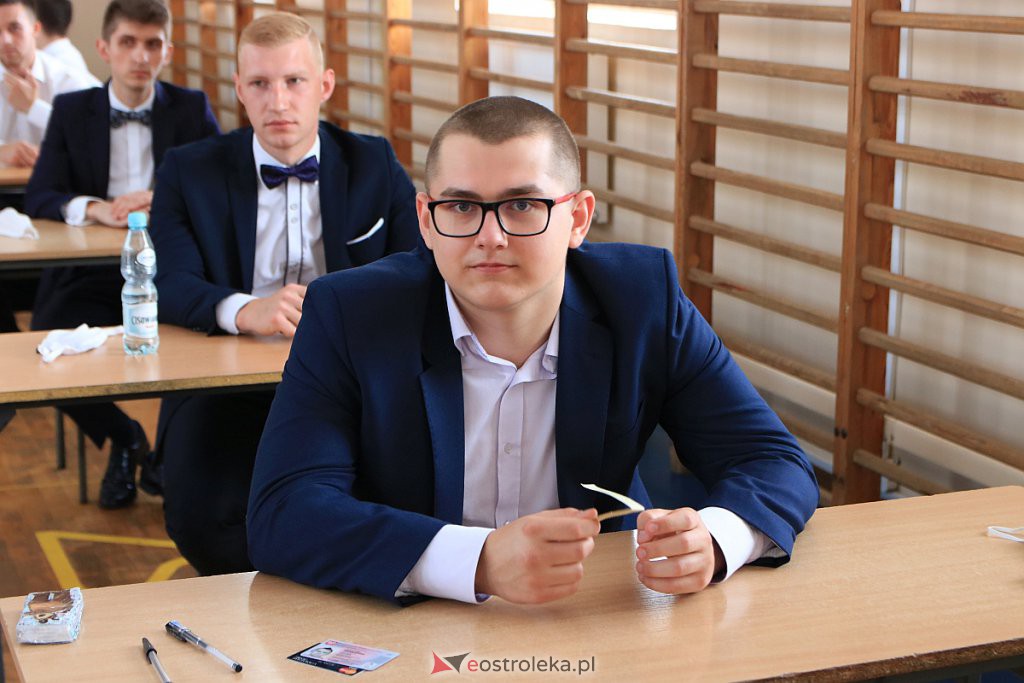 Matury 2020: Pierwszy dzień egzaminów i zmagania z językiem polskim [08.06.2020] - zdjęcie #30 - eOstroleka.pl