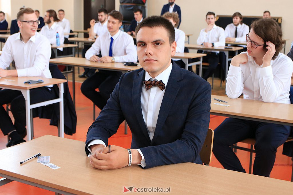 Matury 2020: Pierwszy dzień egzaminów i zmagania z językiem polskim [08.06.2020] - zdjęcie #42 - eOstroleka.pl