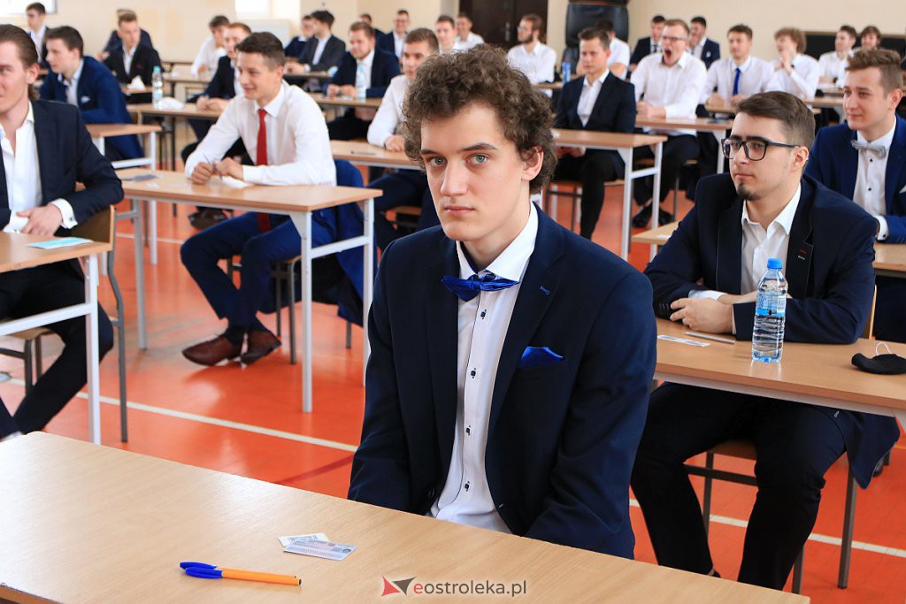 Matury 2020: Pierwszy dzień egzaminów i zmagania z językiem polskim [08.06.2020] - zdjęcie #46 - eOstroleka.pl