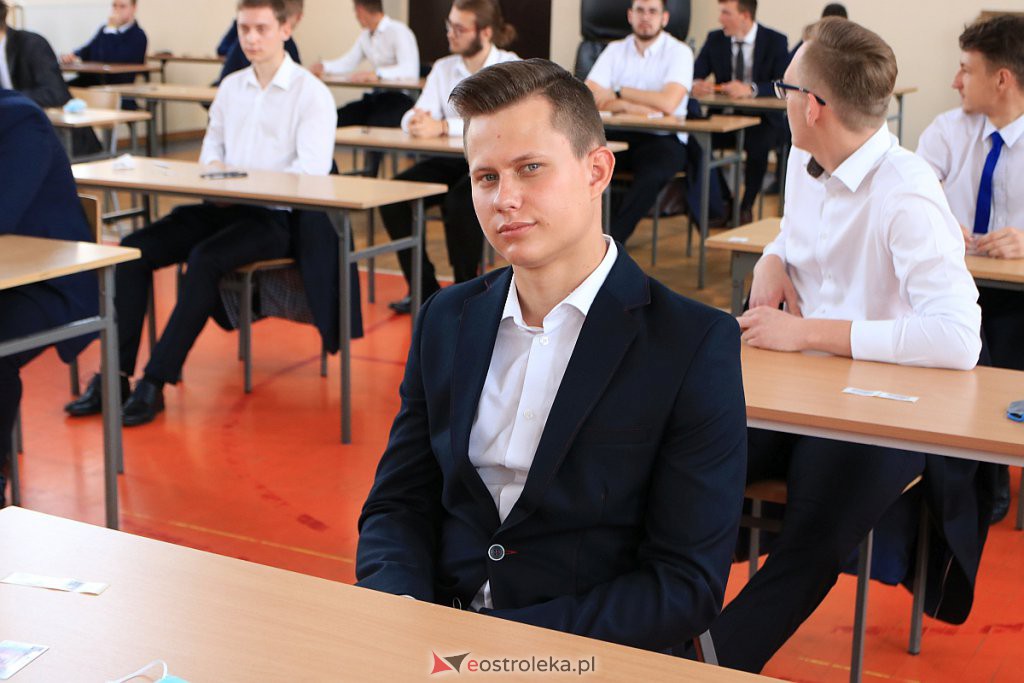 Matury 2020: Pierwszy dzień egzaminów i zmagania z językiem polskim [08.06.2020] - zdjęcie #58 - eOstroleka.pl