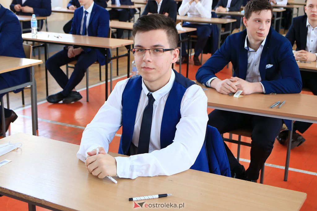 Matury 2020: Pierwszy dzień egzaminów i zmagania z językiem polskim [08.06.2020] - zdjęcie #73 - eOstroleka.pl
