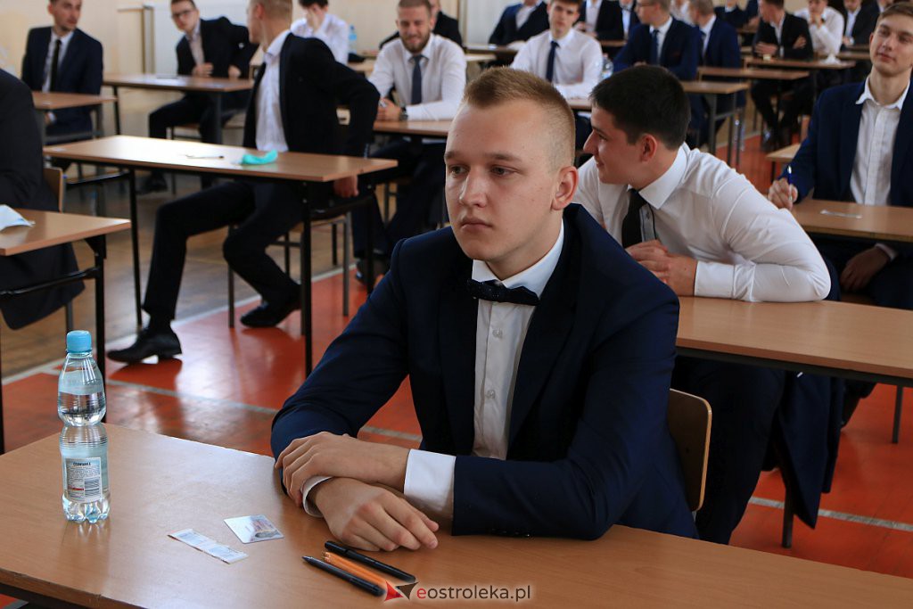 Matury 2020: Pierwszy dzień egzaminów i zmagania z językiem polskim [08.06.2020] - zdjęcie #77 - eOstroleka.pl
