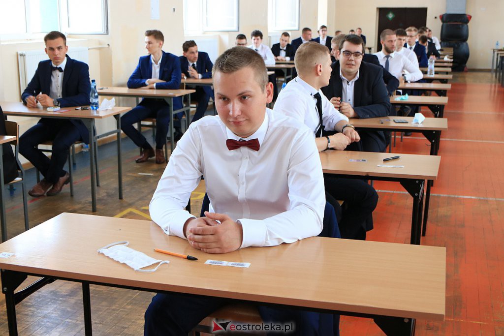 Matury 2020: Pierwszy dzień egzaminów i zmagania z językiem polskim [08.06.2020] - zdjęcie #45 - eOstroleka.pl