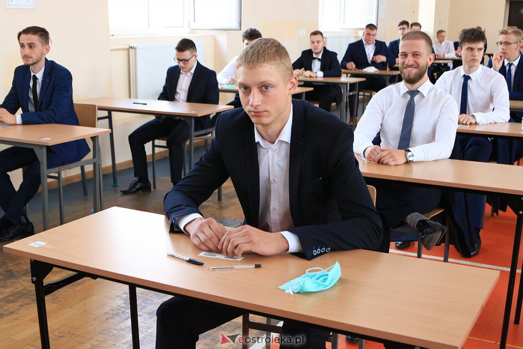 Matury 2020: Pierwszy dzień egzaminów i zmagania z językiem polskim [08.06.2020] - zdjęcie #41 - eOstroleka.pl