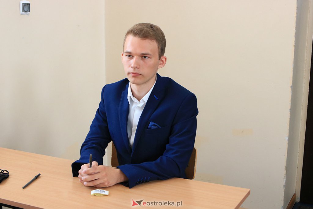 Matury 2020: Pierwszy dzień egzaminów i zmagania z językiem polskim [08.06.2020] - zdjęcie #21 - eOstroleka.pl