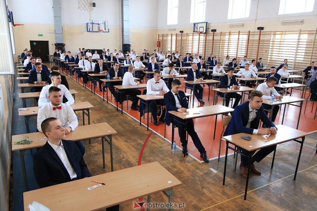 Matury 2020: Pierwszy dzień egzaminów i zmagania z językiem polskim [08.06.2020] - zdjęcie #91 - eOstroleka.pl