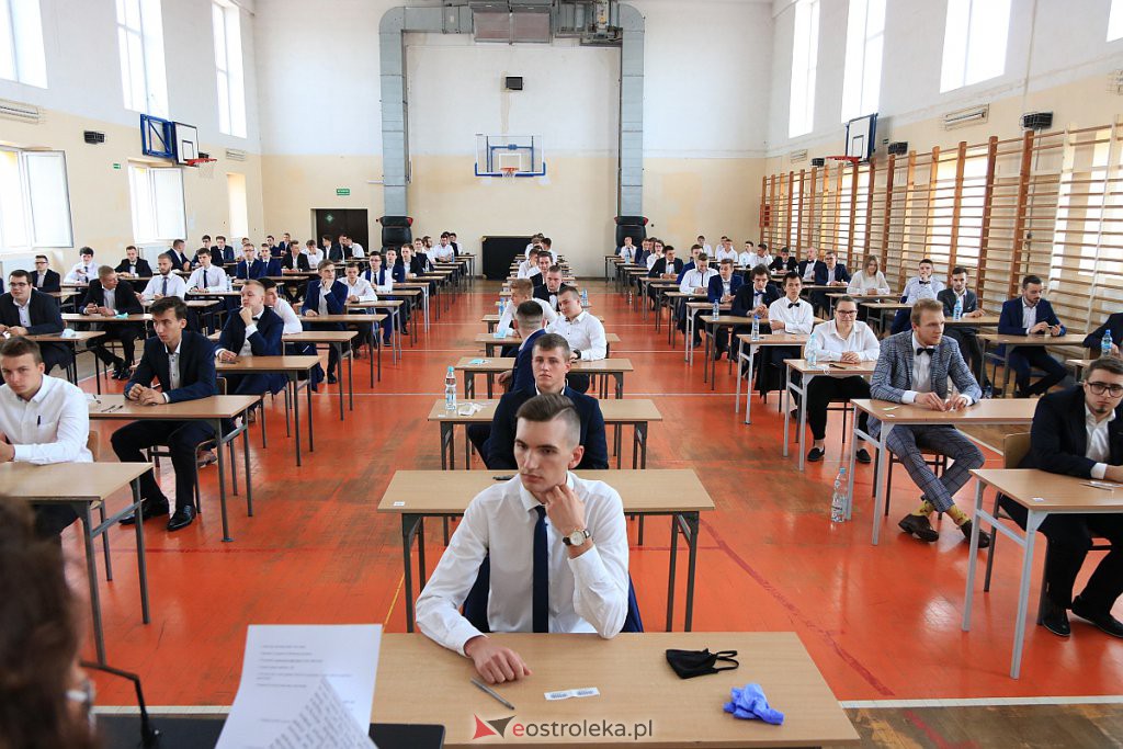 Matury 2020: Pierwszy dzień egzaminów i zmagania z językiem polskim [08.06.2020] - zdjęcie #93 - eOstroleka.pl