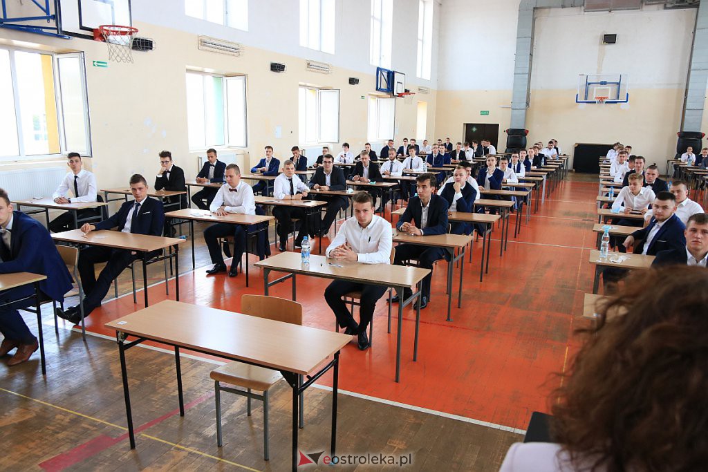 Matury 2020: Pierwszy dzień egzaminów i zmagania z językiem polskim [08.06.2020] - zdjęcie #95 - eOstroleka.pl