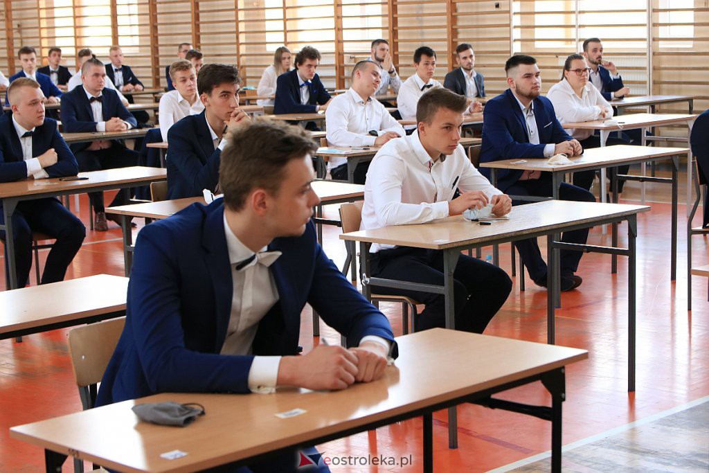 Matury 2020: Pierwszy dzień egzaminów i zmagania z językiem polskim [08.06.2020] - zdjęcie #12 - eOstroleka.pl
